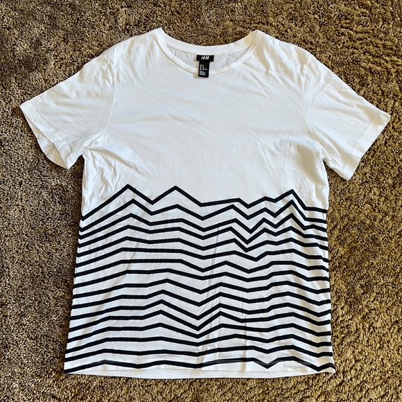 Men’s H&M Zig Zag T-Shirt - Picture 1 of 2